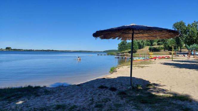 Wakacyjny odpoczynek nad wodą na Roztoczu