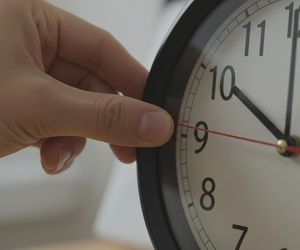 Kiedy przestawiamy zegarki w 2026 roku? Ten termin zaskoczy wielu Polaków!