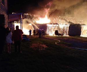 Ogromna tragedia w Irządzach. Bydło spłonęło żywcem, łunę ognia widać było z daleka
