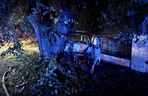 Śmiertelny wypadek pod Radomskiem. 42-latek nie żyje. Jego bus spłonął [ZDJĘCIA].