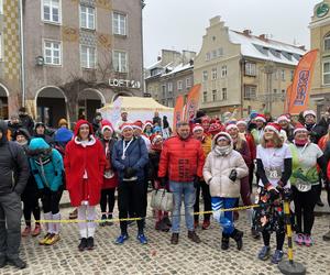 Bieg Mikołajów w Olsztynie 2023. Kilkaset osób pobiegło dla dzieci. Zobaczcie zdjęcia!