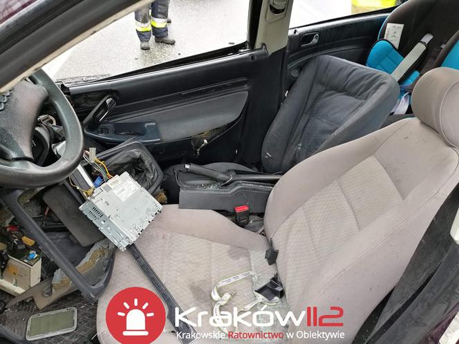 Koszmarny wypadek na obwodnicy Krakowa. Wśród rannych małe dziecko, lądował śmigłowiec