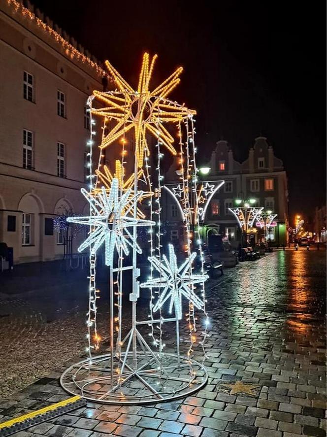 Opole. Świąteczny klimat na RYNKU! Zobacz, jak wygląda centrum miasta na Święta! [ZDJĘCIA]