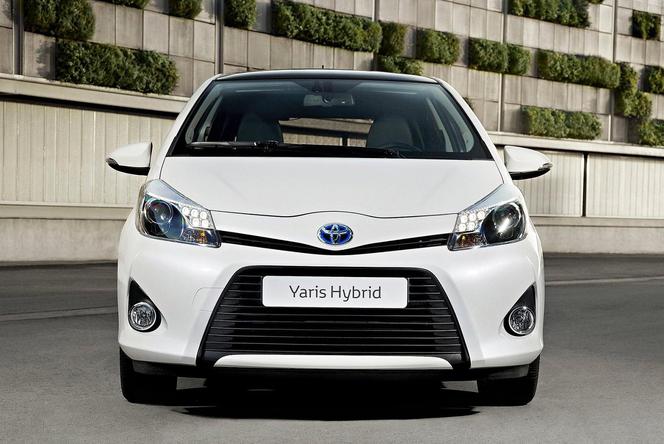 TOYOTA YARIS HYBRID