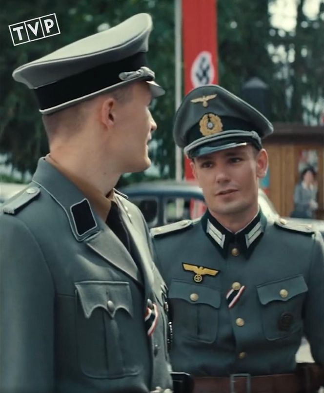 Zatoka szpiegów 2 sezon odc. 2. Heinrich Engel (Michał Balicki), Franz Neumann (Bartosz Gelner)