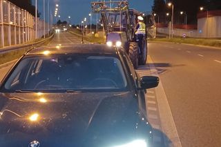 Rolnik chciał wjechać na ekspresówkę ciągnikiem