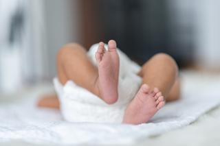 HIV u niemowlaka - czy zakażona matka urodzi zakażone dziecko? Objawy HIV u niemowlaka