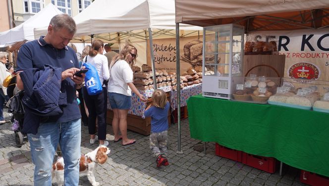 Dni Olsztyna 2025. Dziesiątki wystawców i setki olsztynian na Jarmarku Jakubowym