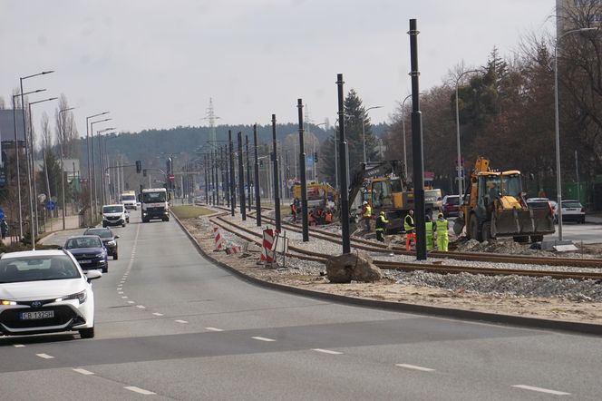 Remont torowiska na ul. Toruńskiej w Bydgoszczy. Wiemy, kiedy tramwaje wrócą na stałe trasy