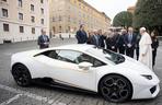 Papież Franciszek otrzymał Lamborghini Huracan