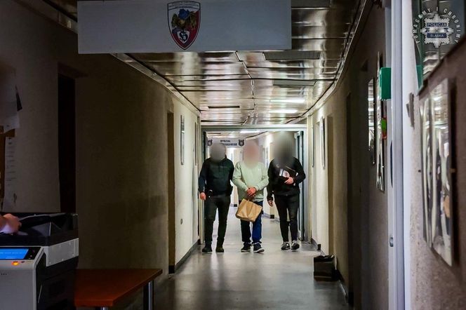 Śląska policja poluje na mafię śmieciową. Kolejne osoby zatrzymane. Zarzuty dla 105 osób