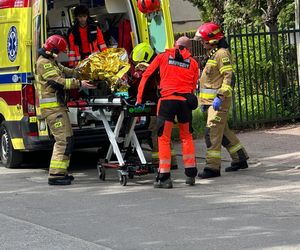 Dramat rodzinny w Piastowie? Córka zaatakowała swoją mamę. Nieoficjalnie: ugodziła ją nożem