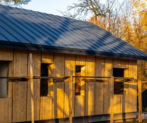 Odbudowa domków fińskich na Polu Mokotowskim