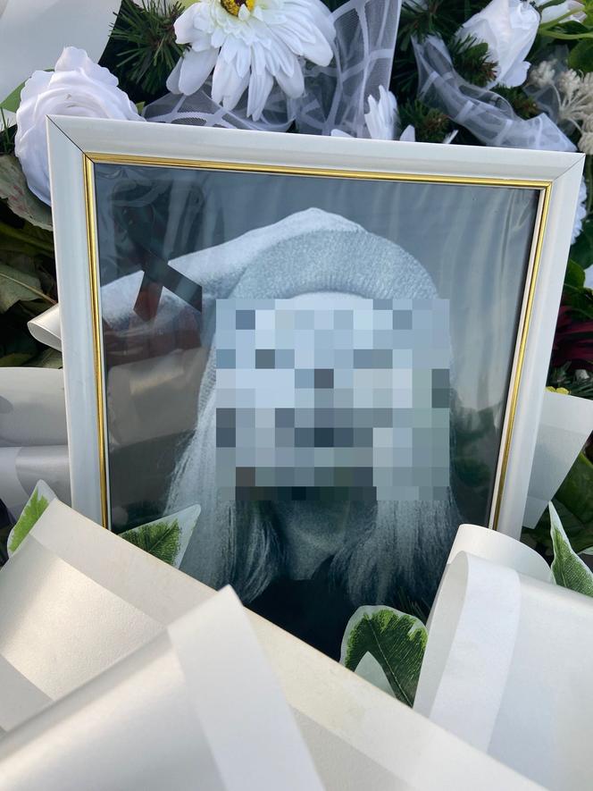 Dąbrowa Białostocka. Pogrzeb 15-letniej Wiktorii, która zginęła w tragicznym wypadku