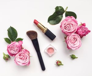 Jak zrobić błyszczyk do ust domowym sposobem?