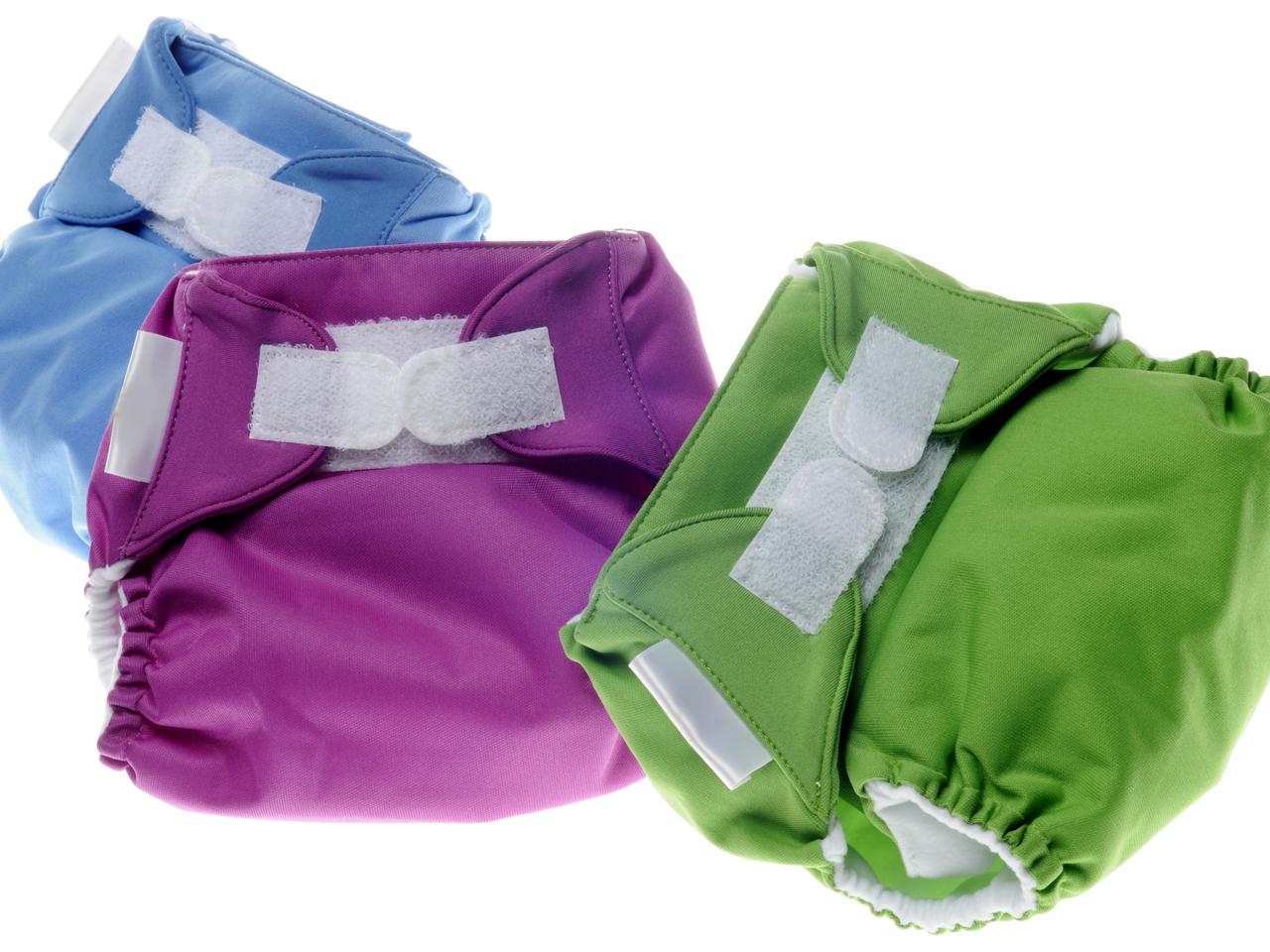 Pieluszki wielorazowe. Modne, ale czy wygodne? Rodzaje i typy wielorazówek