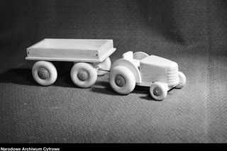 Pięć milionów dzieci czeka na zabawki - jak Polska Ludowa budowała przemysł zabawkarski