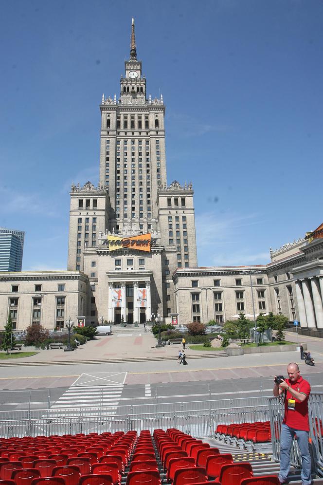 Budowa strefy kibica na Euro 2012