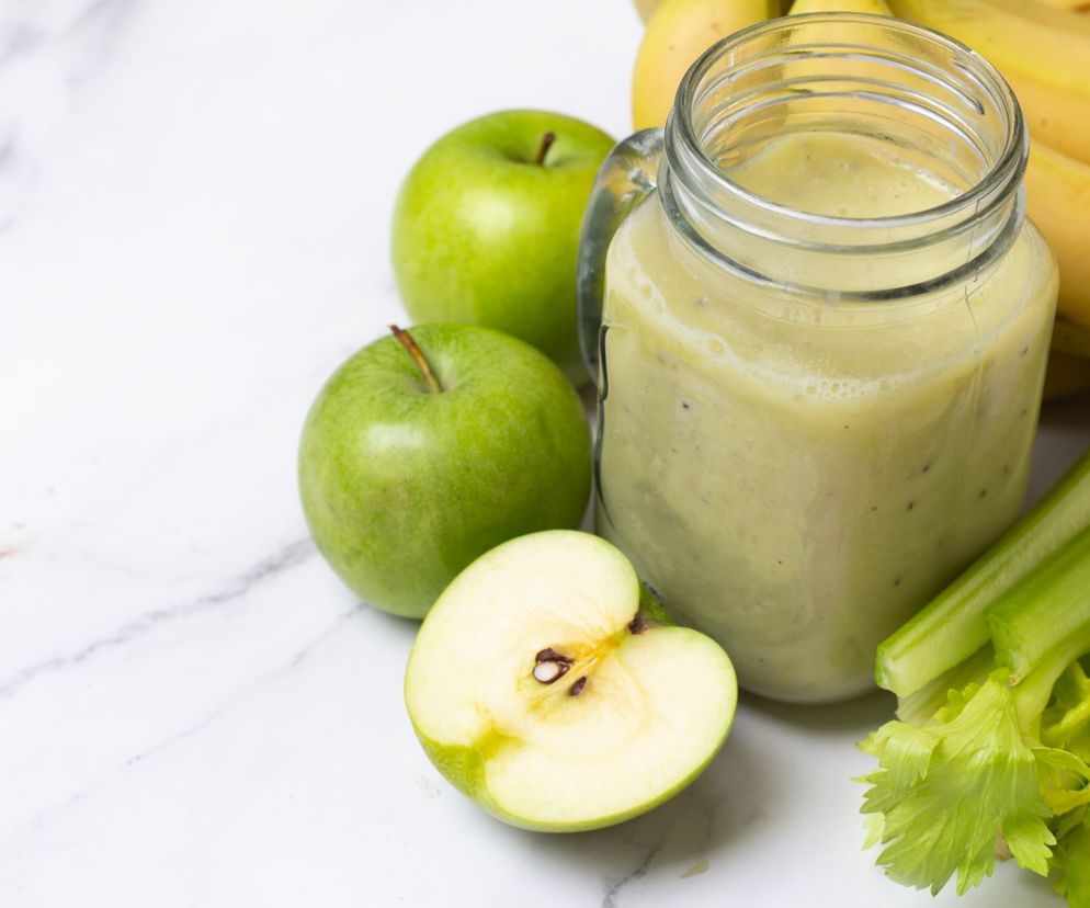 Koktajl z selera naciowego, banana i jabłka - orzeźwiający i megazdrowy pomysł na śniadanie