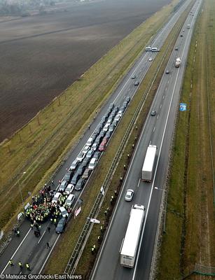 Protest rolników na A4 pod Brwinowem