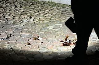 Kolejna krwawa awantura na Bulwarach Wiślanych. W ruch poszło szkło z porozbijanych butelek. Jedna osoba w szpitalu