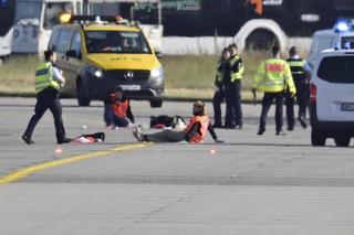 Paraliż na lotnisku przez Ostatnie Pokolenie! Ekoterroryści znowu w akcji