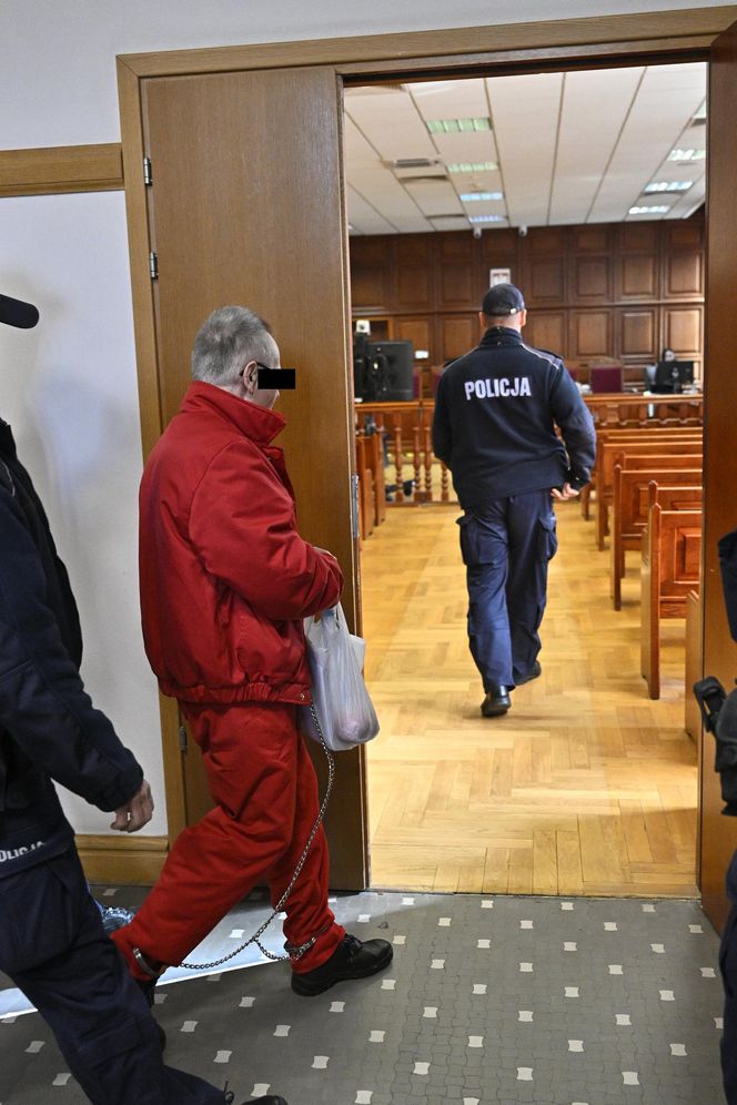 Proces w sprawie zabójstwa niemieckich emerytów. Sędzia do oskarżonego, który się nie przyznaje, ale ma dużo do powiedzenia: "Brzmi to tak, jakby pan tam był"