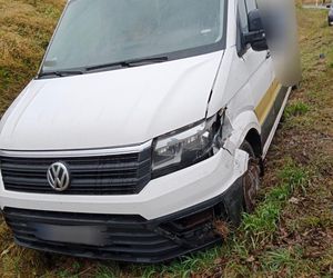 Poważny wypadek w Baranowie. Zderzyły się trzy auta. Wśród rannych 7-letnie dziecko
