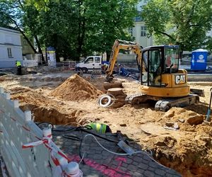 Rozkopanie dużego skrzyżowania odsłoniło fragmenty historii miasta Siedlce