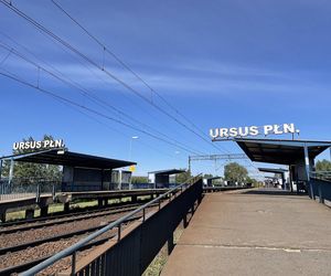Ursus Północny - fatalny stan przystanku kolejowego 