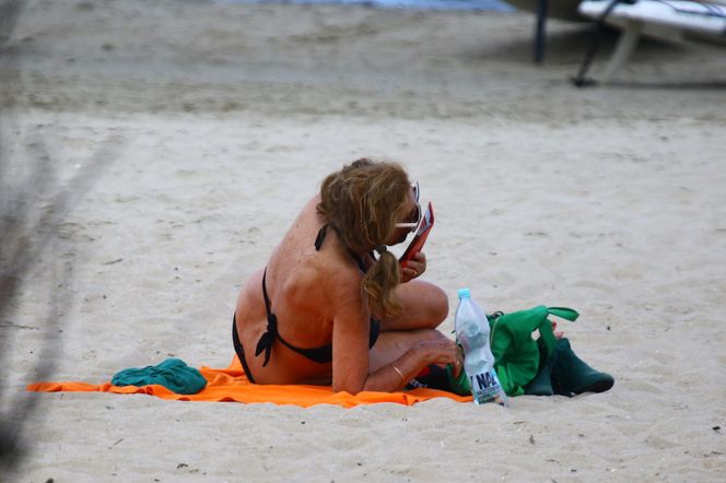 Agnieszka Fitkau-Perepeczko na plaży w Sopocie