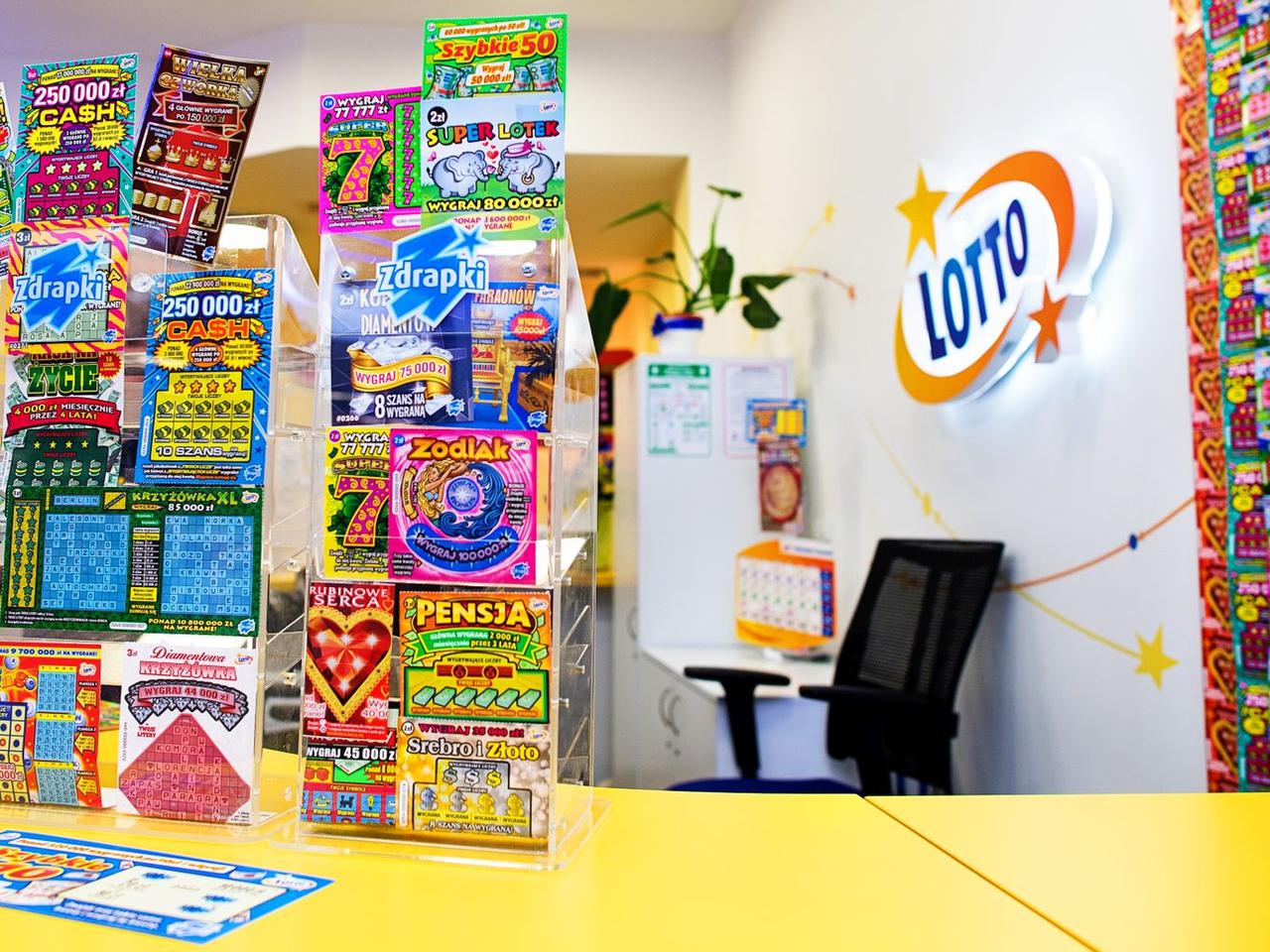 Wyniki Lotto 05.11.21., godz. 21.50. Multi Multi, Ekstra Pensja, Mini Lotto, Kaskada, Super Szansa [WYNIKI LOTTO 5 listopada, 21.50]