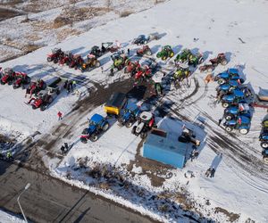 Protest przeciw budowie zbiornika w Szczurowej