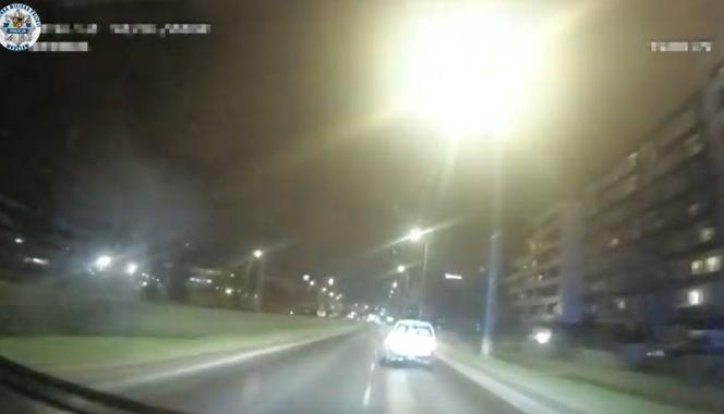 Kierowca forda na widok policjantów zaczął uciekać 