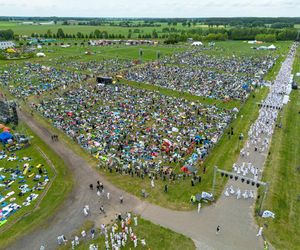 Ewakuacja na Polach Lednickich. Burza przerwała spotkanie młodych