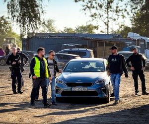 Potężne uderzenie w mafię śmieciową na Śląsku. Zamiast utylizować, zakopywali tony śmieci w Piekarach Śląskich