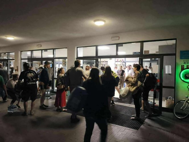 Pożar w Ząbkach. Tłumy wykupują artykuły pierwszej potrzeby