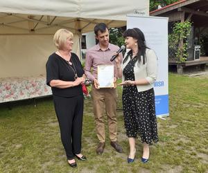 W uroczystości z okazji 10-lecia Szansy w Siedlcach wzięli udział przedstawiciele różnych lokalnych organizacji pomocowych