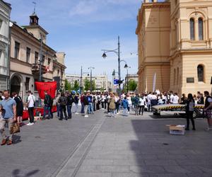 Pochód Juwenaliowy Łódzkich Uczelni. Studenci przejęli Łódź! [ZDJĘCIA]