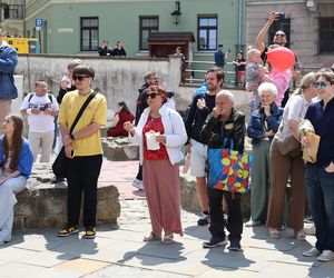 Dzień Cebularza 2025. Na pl. po Farze w Lublinie stanęło cebularzowe miasteczko