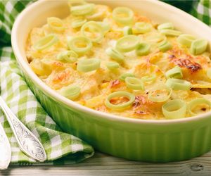 Najlepsze ziemniaki zapiekane z porem i serem – spróbujesz raz i przepadasz!