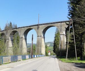 Most kolejowy nad doliną Łabajowa w Wiśle