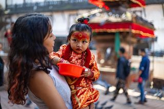 Dwuletnia dziewczynka wybrana „żywą boginią” w Nepalu. Jej życie zmieni się na zawsze