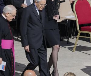 Ostatnie chwile przed pogrzebem Franciszka. Tłumy wiernych na pl. św. Piotra