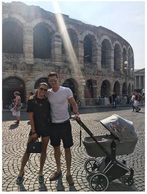 Robert Lewandowski, Anna Lewandowska i Klara w Weronie