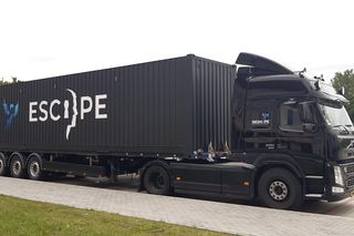 Escape Truck w Tarnowie – interaktywna lekcja o handlu ludźmi na parkingu Arena Jaskółka Tarnów