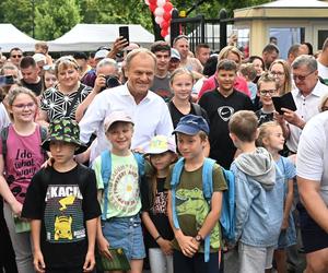 Dzień Dziecka w Kancelarii Premiera. Tłumy w Bajkowym ogrodzie. Zdjęcia 