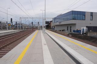 Prace nad dworcem Olsztyn Główny bliżej końca. Podróżni korzystają już z wszystkich peronów [ZDJĘCIA]