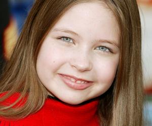 Tak Dzi Wygl da Samara Z The Ring Daveigh Chase Przesz a Wielk 