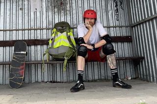 Za sobą ma ponad 900 km jazdy na deskorolce z Zakopanego na Hel. „Rdzawy Jaco” dopiął swego!